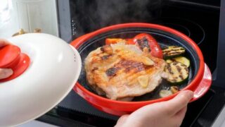 『RENGEMATE PRO（レンジメート プロ）』で簡単調理！電子レンジで美味しい焼き目がつく