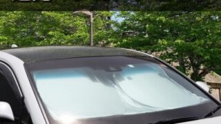 夏のドライブが快適に！メルテック「遮光マジカルシェード」で車内温度を劇的ダウン、毎日の駐車時間を時短、便利な収納術